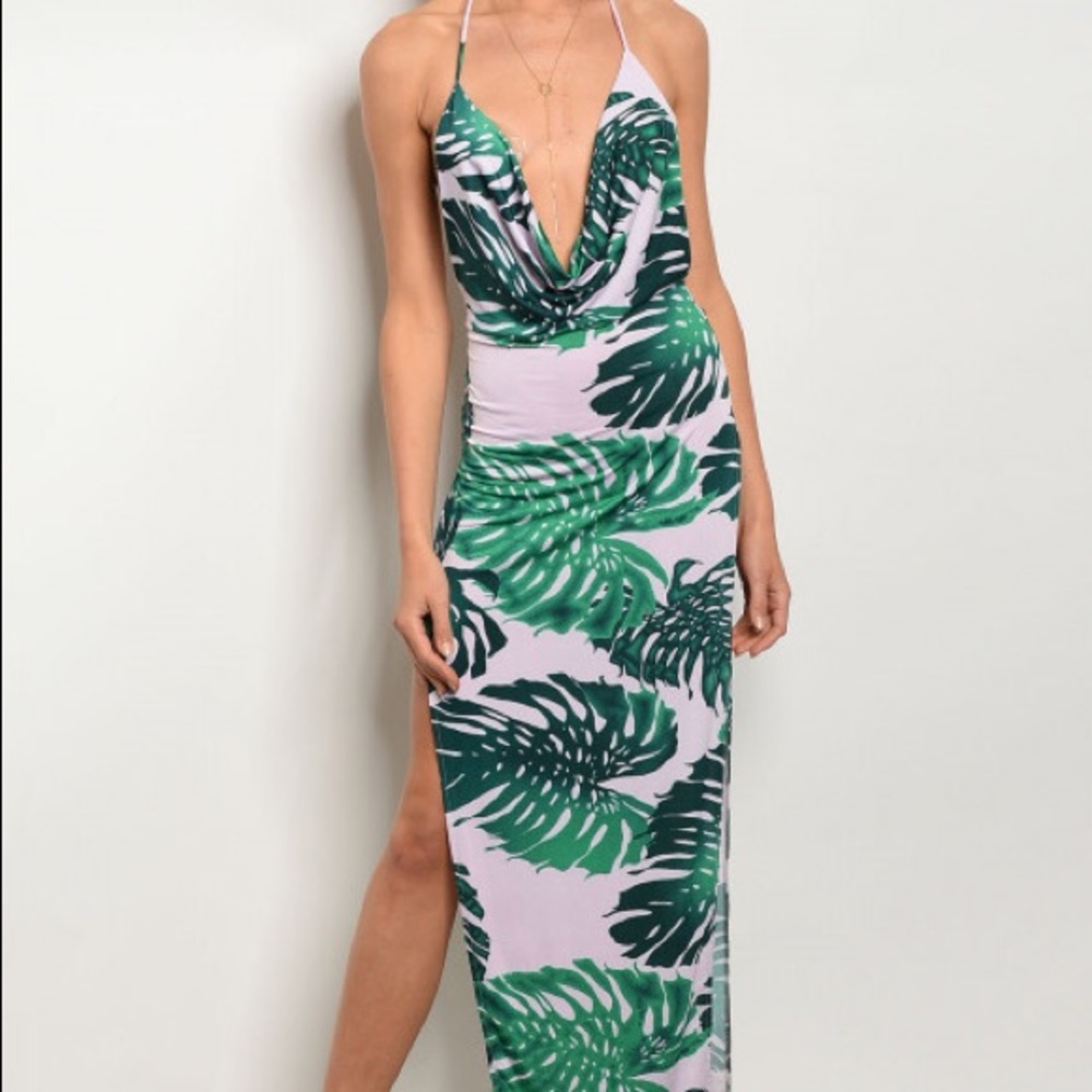 Sleeveless deep dresses
